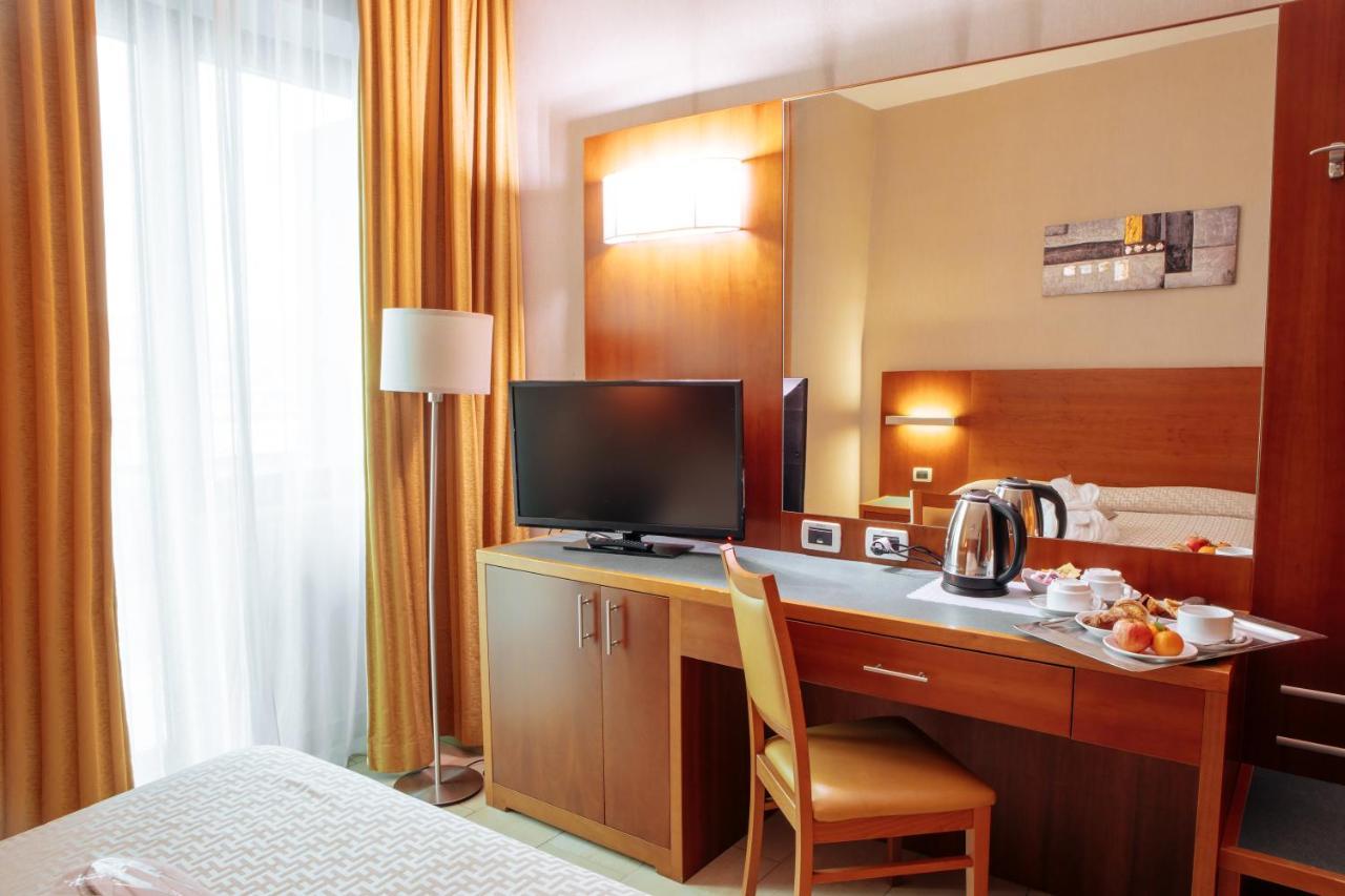 צ'יטה סנט'אנג'לו Hotel Amico מראה חיצוני תמונה