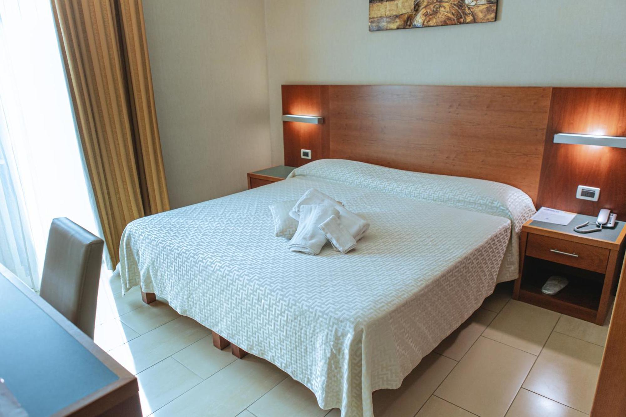 צ'יטה סנט'אנג'לו Hotel Amico מראה חיצוני תמונה