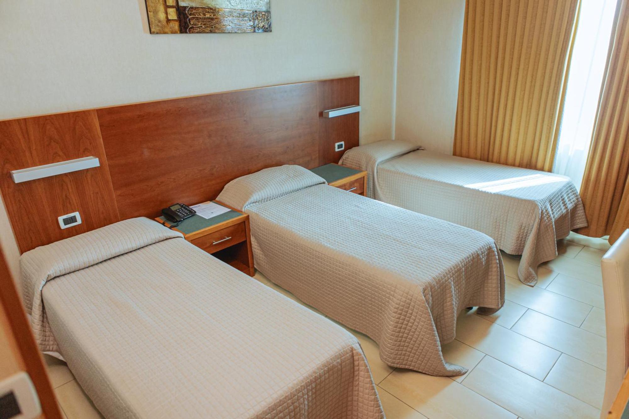 צ'יטה סנט'אנג'לו Hotel Amico מראה חיצוני תמונה